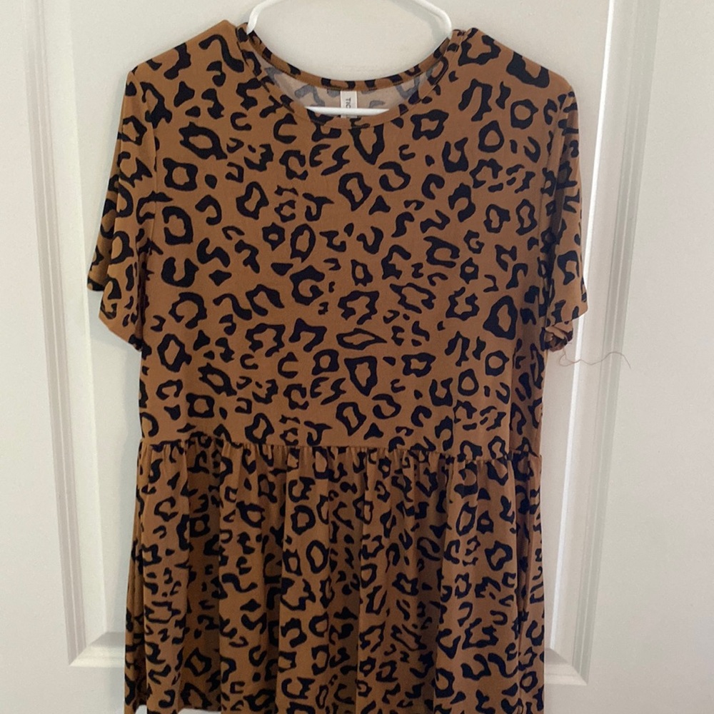 Tickled Teal Short Sleeved Size Large Top